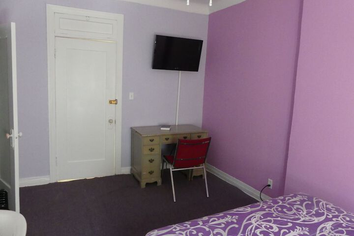 Room 27 of 40