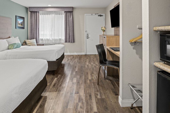 Room 33 of 50