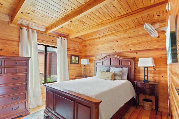 Lakefront Keowee Home w / Dock 14 Mi to Clemson