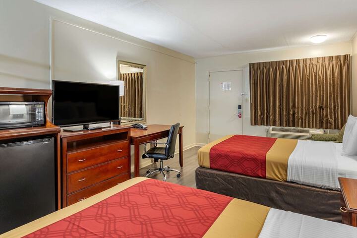 Room 12 of 19