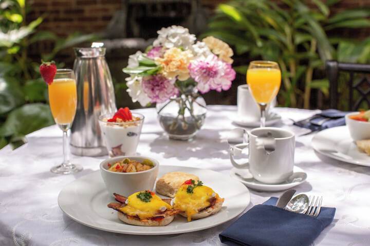 Breakfast/Coffee Service 118 of 141