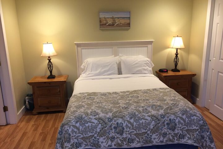 Glen Cove Inn & Suites