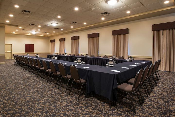 Best Western Plus Winnipeg Airport Hotel