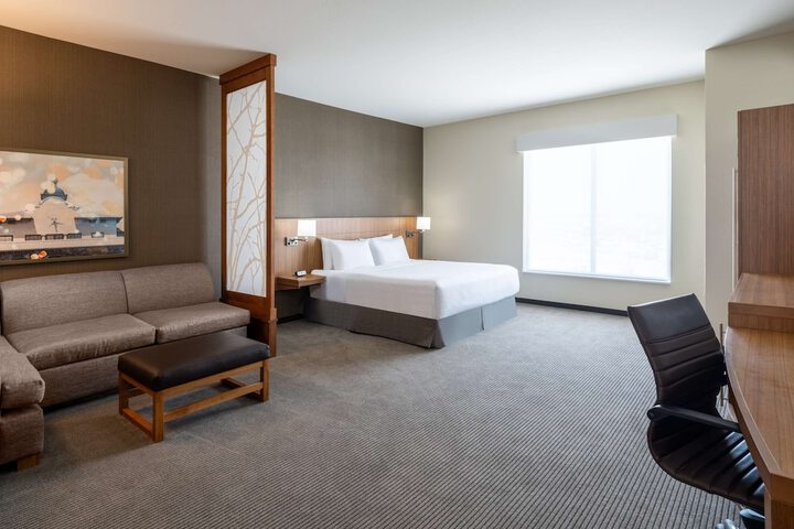 Room 13 of 52