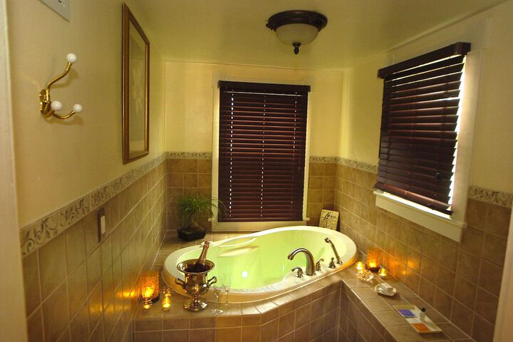 Room 18 of 27