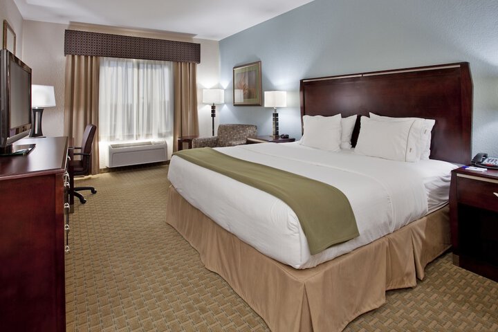 Holiday Inn Express Hotel & Suites Pittsburg by IHG