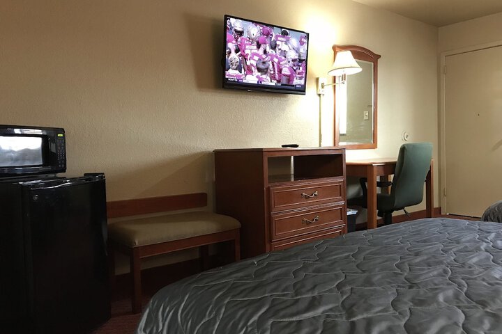 Room 4 of 11