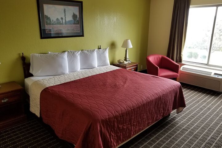 Room 18 of 25