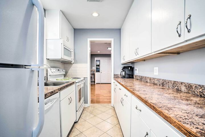 Charming Home With Yard Near Shenandoah River!