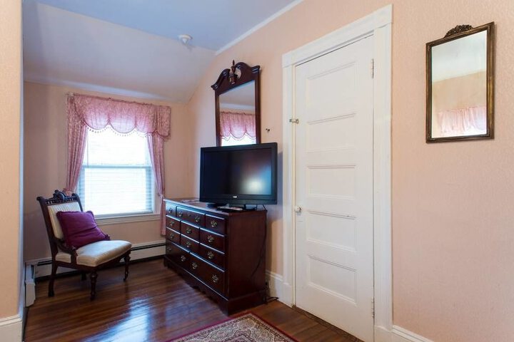 Room 42 of 48