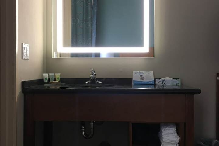 Room 50 of 96