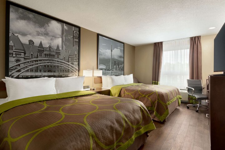 Super 8 by Wyndham Ajax / Toronto On