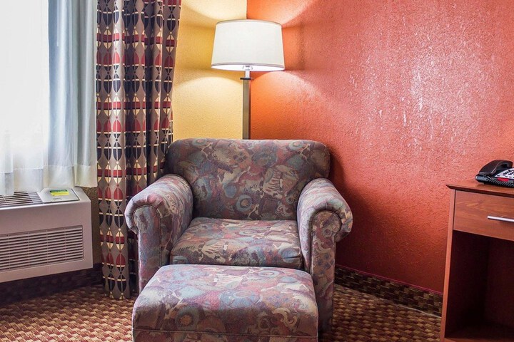 Room 13 of 30