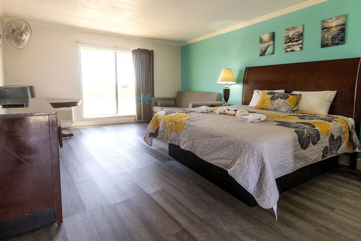 Room 28 of 34