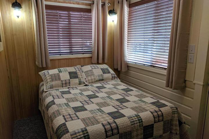 Allen Gulch Cabins