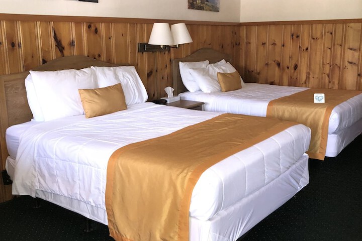 Room 17 of 28
