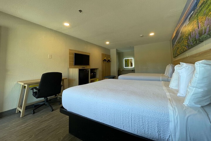 Room 10 of 25