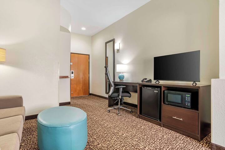 Room 10 of 36
