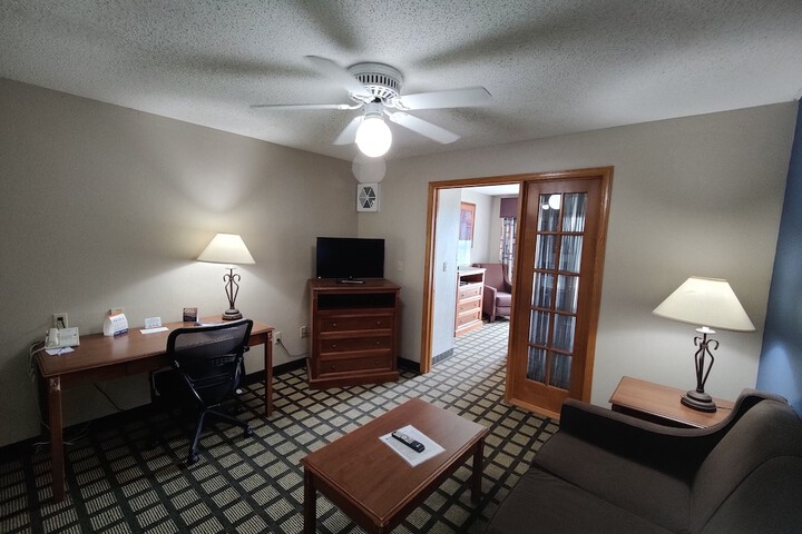 Baymont by Wyndham Albany MN