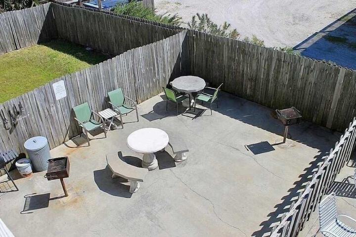 Terrace/Patio 24 of 25