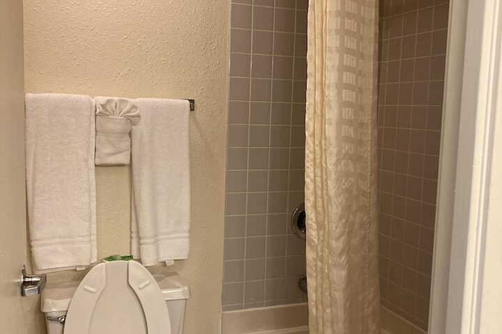 Room 33 of 50