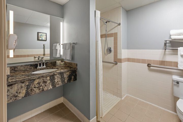 AmericInn by Wyndham North Branch
