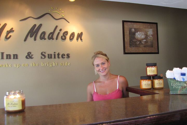 Mt Madison Inn & Suites