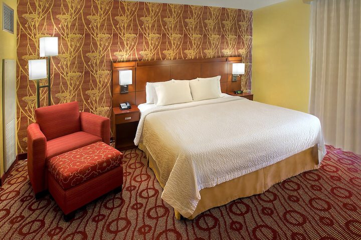 Room 27 of 48