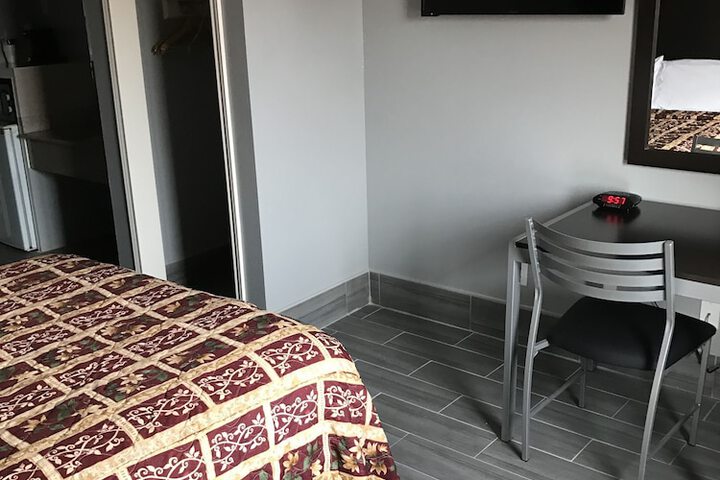 Room 25 of 46