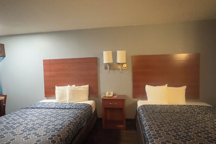 Room 12 of 21