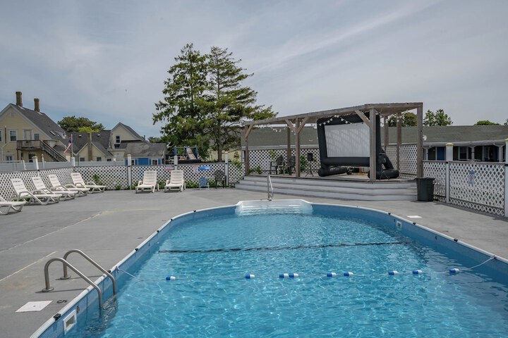 Jonathan Edwards Motel