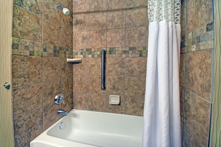 Room 10 of 48