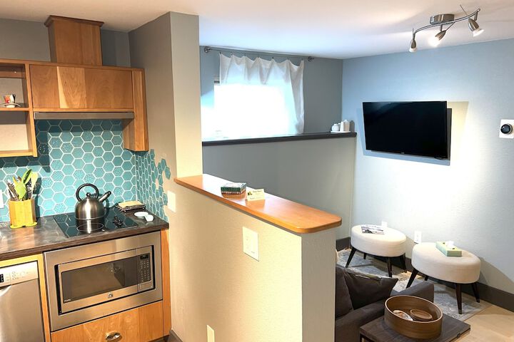 Room 102 of 123