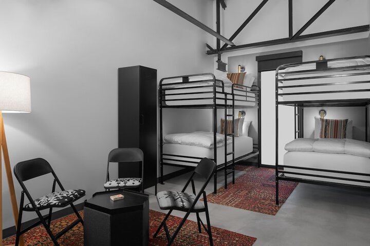 Room 32 of 58