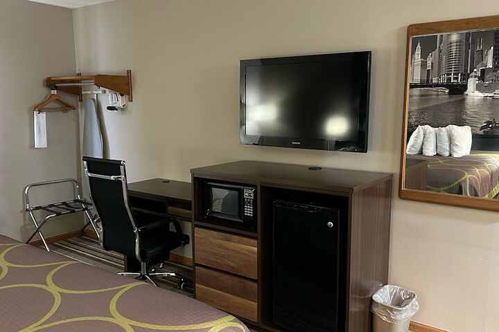 Room 25 of 60