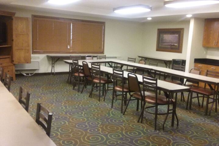 AmericInn by Wyndham Kewanee