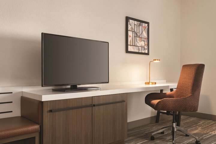 Room 15 of 24
