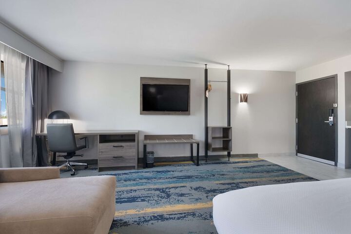 Room 43 of 80