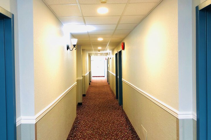 Ballroom/Hall 21 of 22