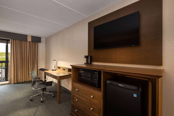 Room 25 of 66