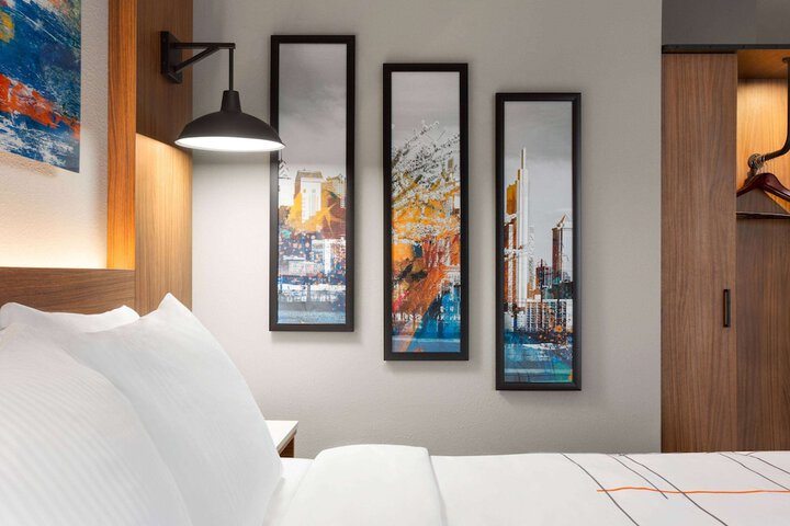 Room 14 of 42