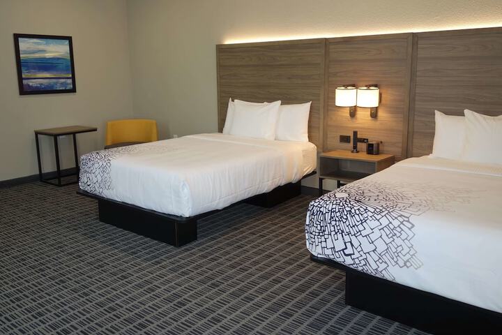 Room 22 of 48
