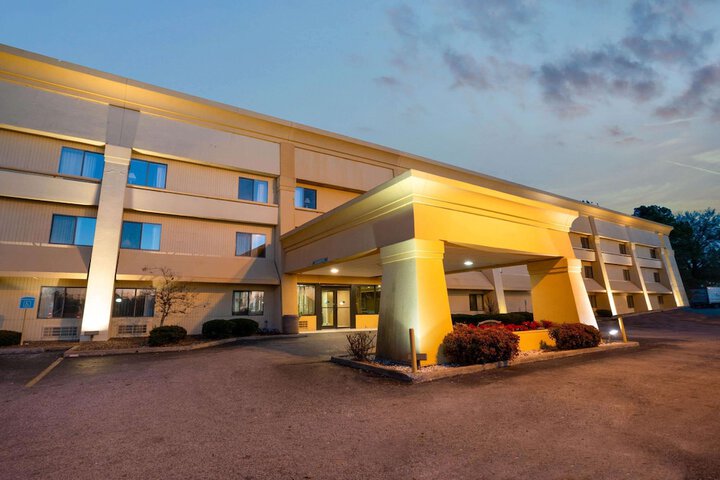 Hotel 5 of 36