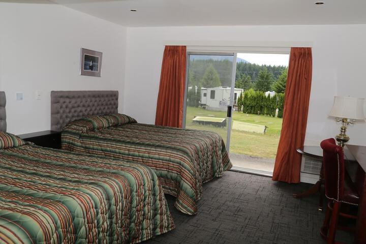 Room 2 of 49