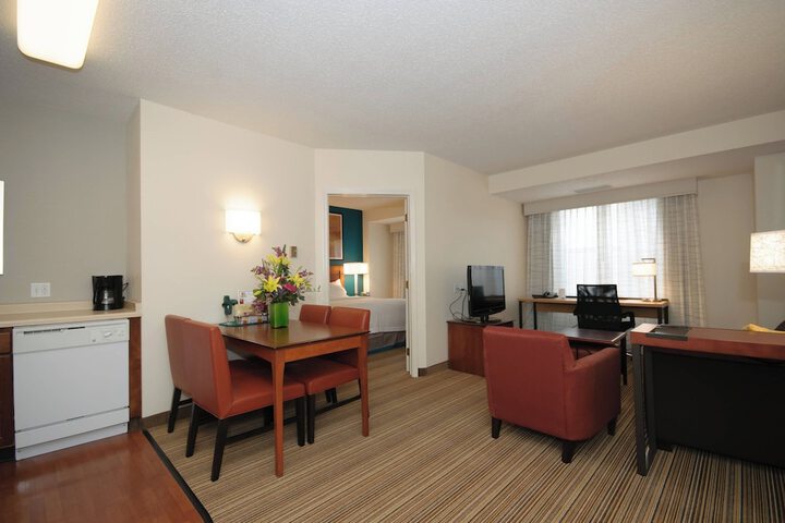 Room 10 of 36