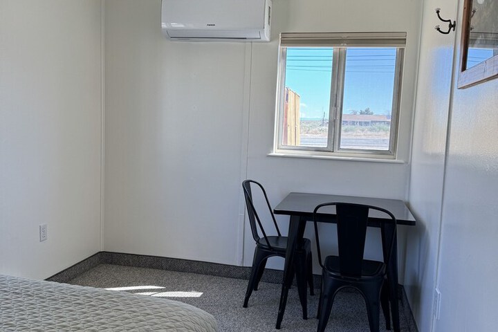 Room 8 of 16