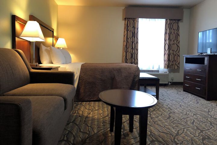 Room 27 of 33