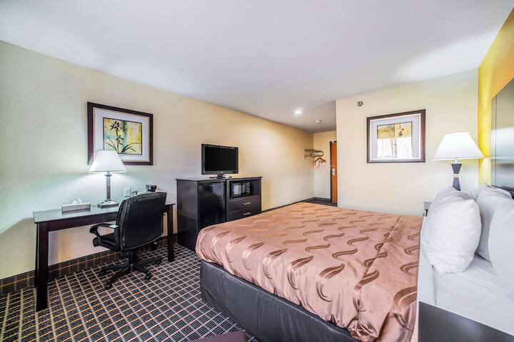 Room 33 of 60