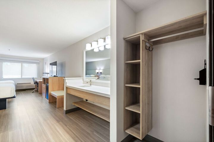 Best Western Lake Oswego / Portland Hotel & Suites