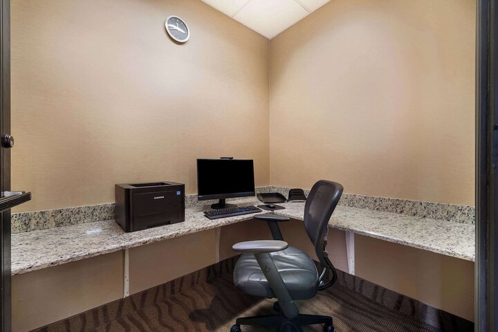 Comfort Suites Northlake